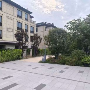 忻州 芝麻白与芝麻白搭配铺装，尺寸1200*600