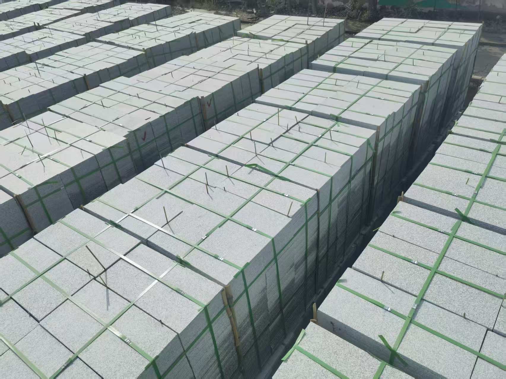 忻州 芝麻白1.8公分火烧300*600地铺，清仓大甩卖