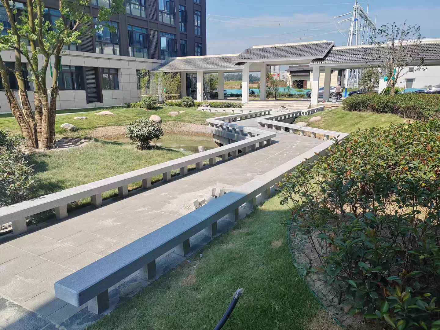 忻州 芝麻灰小区坐凳&栏杆安装效果