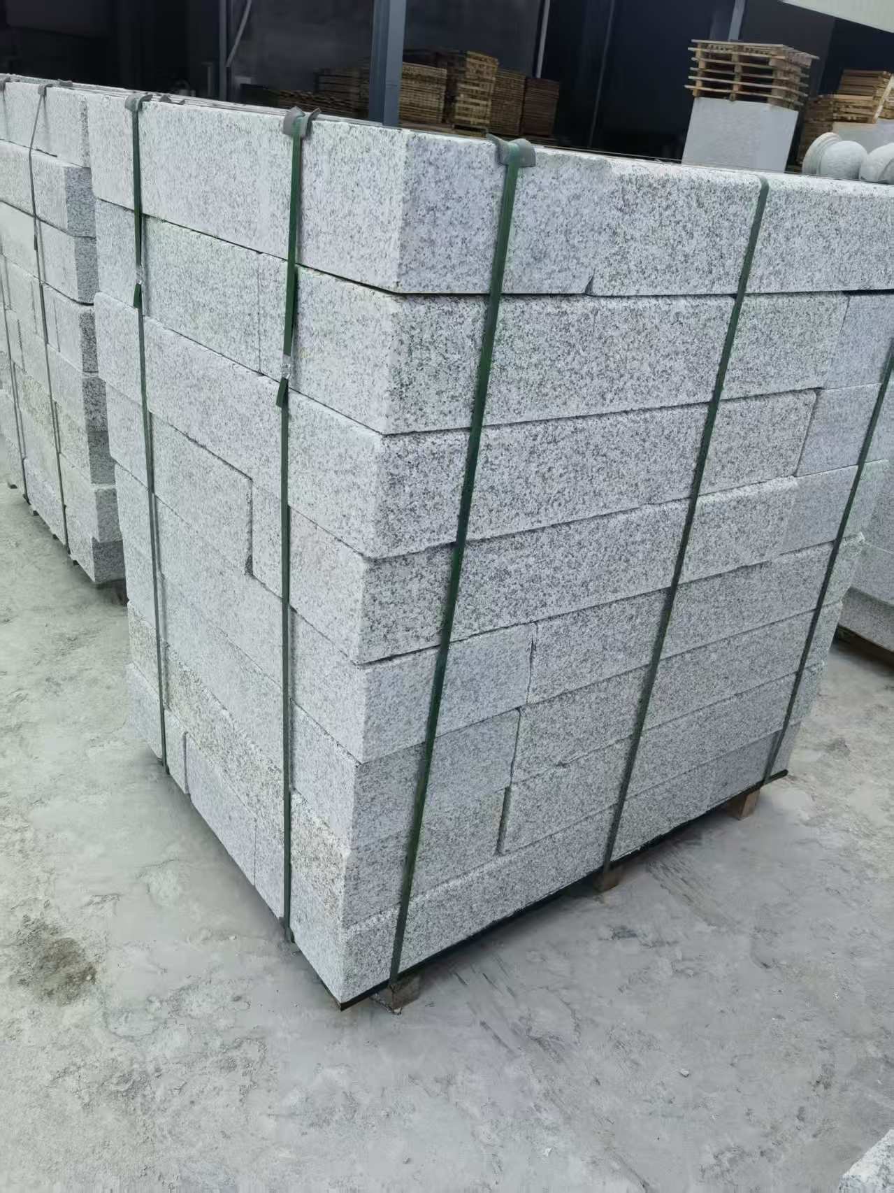 忻州 芙蓉白火烧两面路沿石